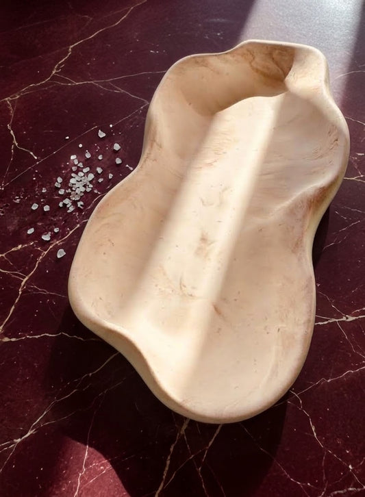 Plateau Décoratif en Jesmonite Forme Organique – Pièce Artisanale